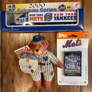 New York Yankees Bear and Mets Collectibles Set